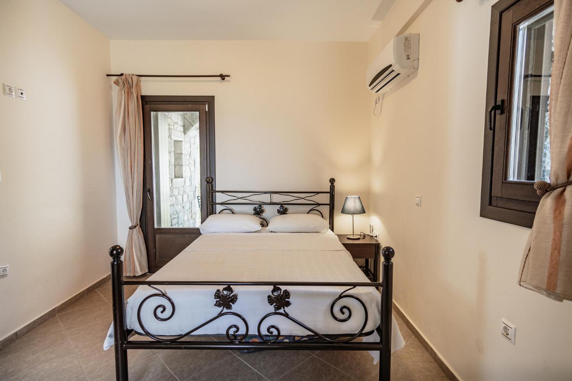 Xenios Kotronas Apartman Kültér fotó
