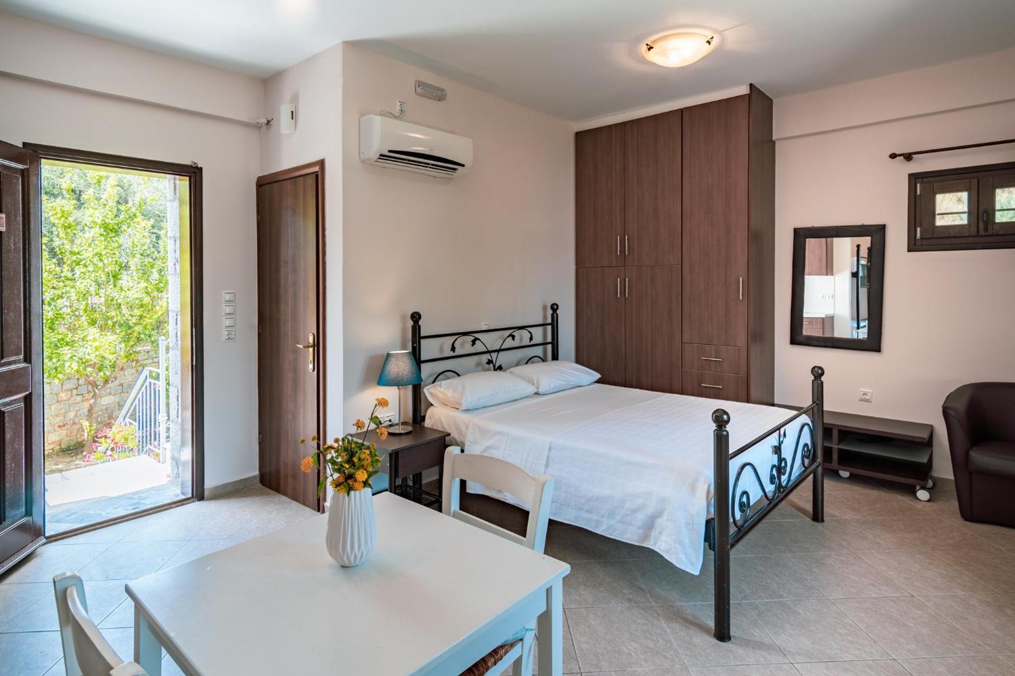 Xenios Kotronas Apartman Kültér fotó